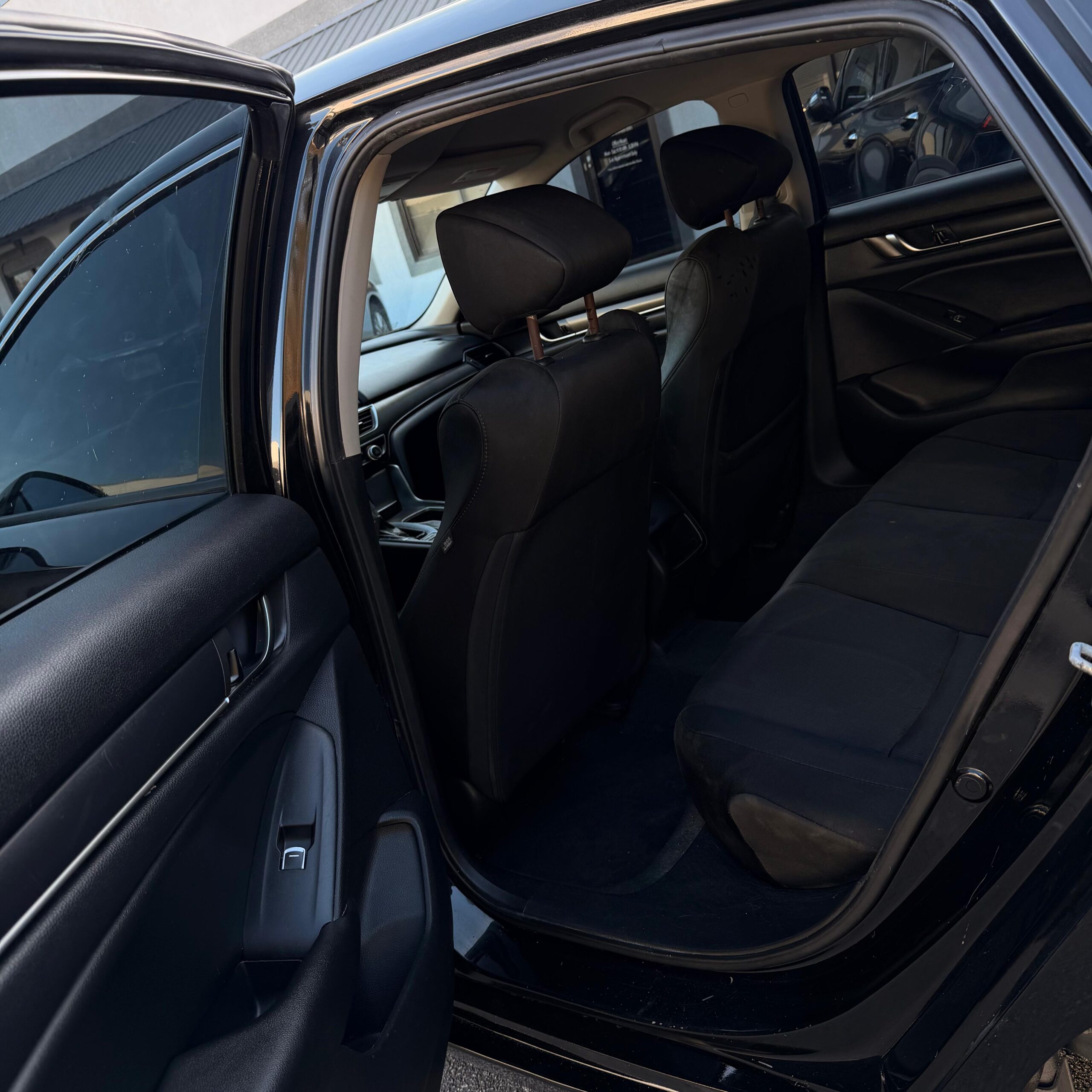 
										2021 Honda Accord LX full									