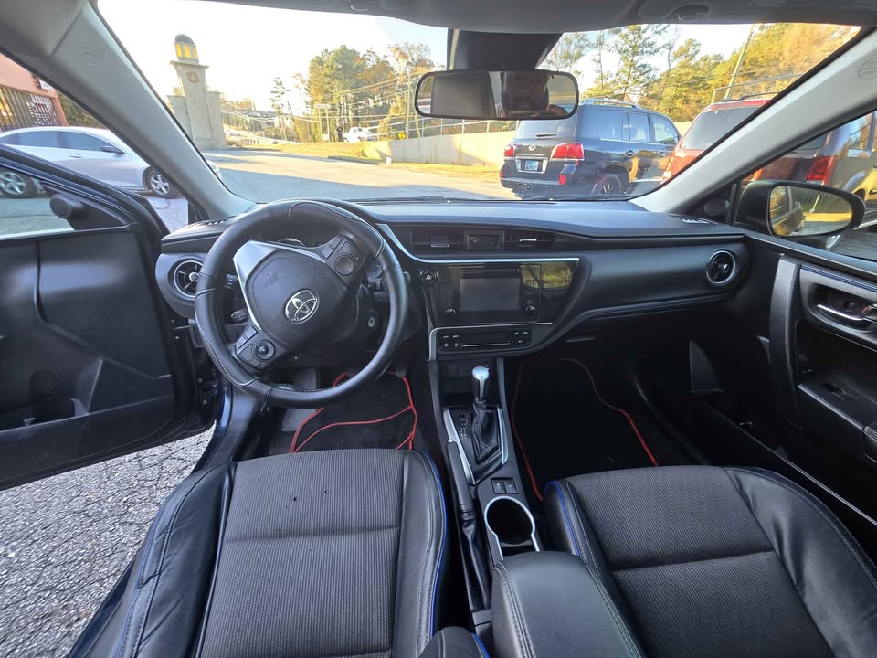 
										2019 Toyota Corolla SE full									