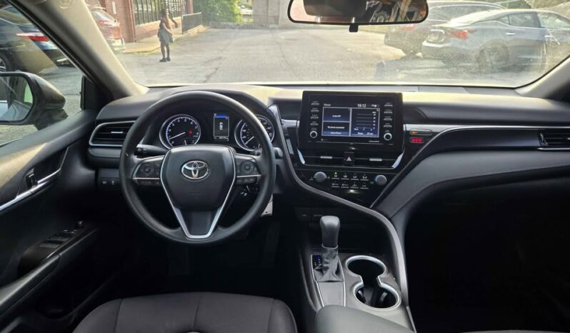 
								2021 Toyota Camry LE full									