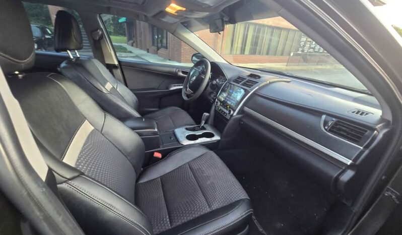 
								2012 Toyota Camry SE full									