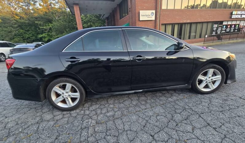 
								2012 Toyota Camry SE full									