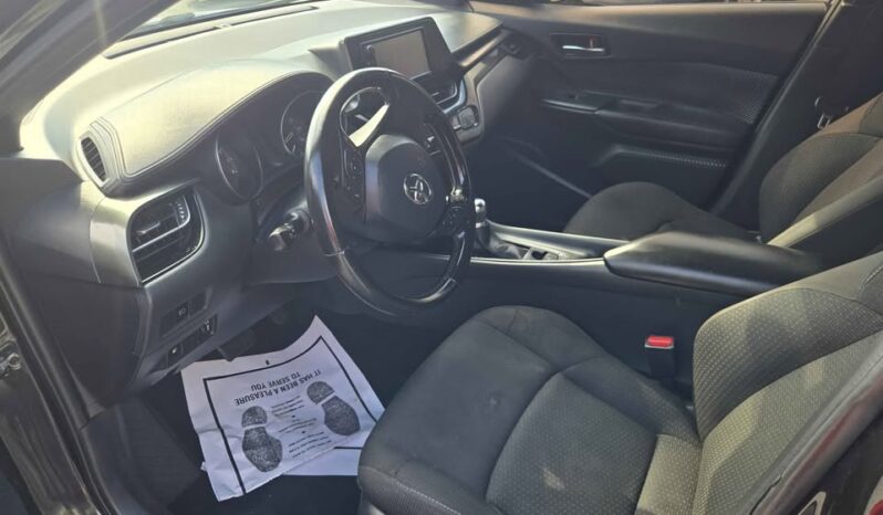 
								2018 Toyota C-HR XLE full									
