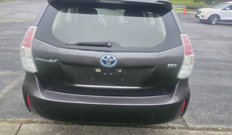 
								2016 Toyota Prius V full									