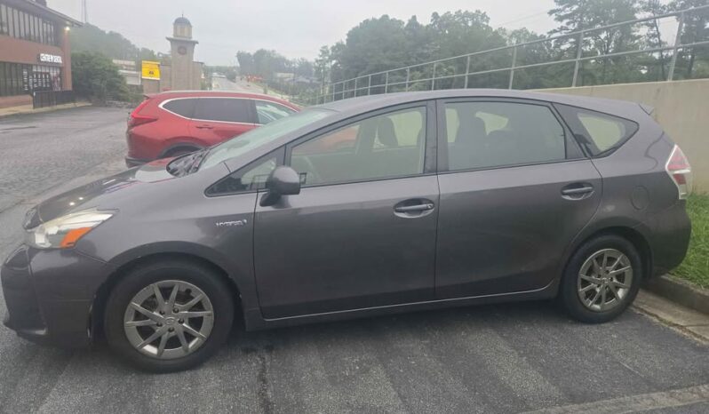 
								2016 Toyota Prius V full									