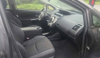 
										2016 Toyota Prius V full									