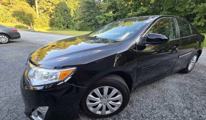 
								2014 Toyota Camry LE full									