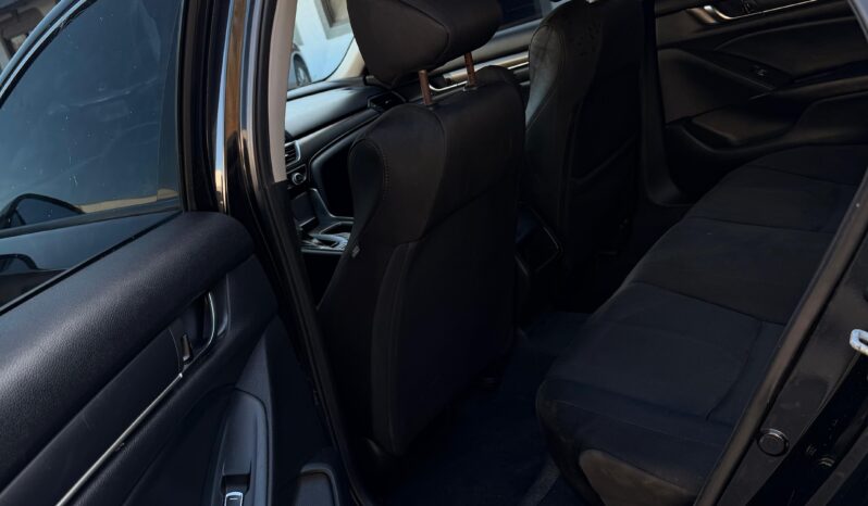 
								2021 Honda Accord LX full									