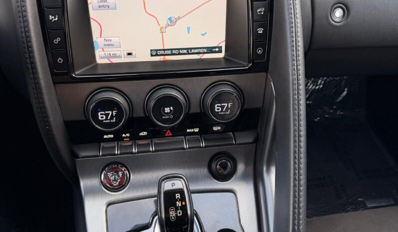 
								2017 Jaguar F-TYPE Premium Convertible full									