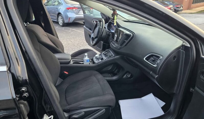 
								2015 Chrysler 200 full									