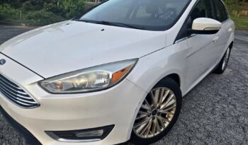 2016-FORD-FOCUS-