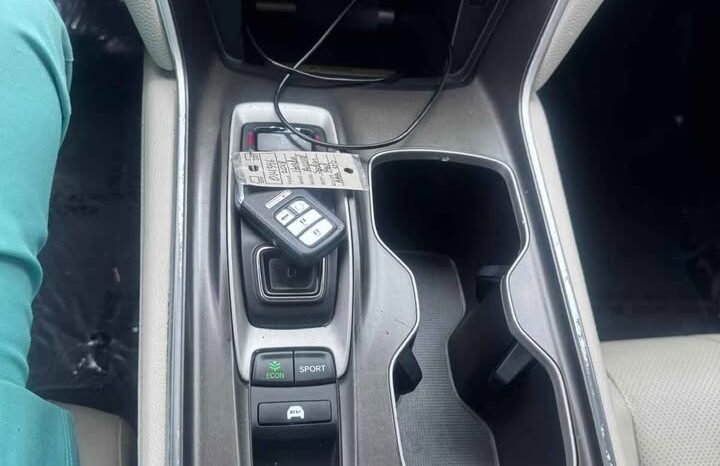 
								2018 Honda Accord full									