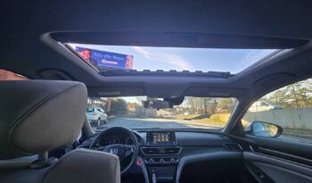 
										2019 Honda Accord EX full									