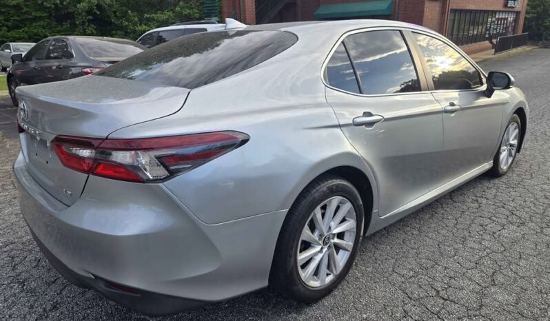 
								2021 Toyota Camry LE full									