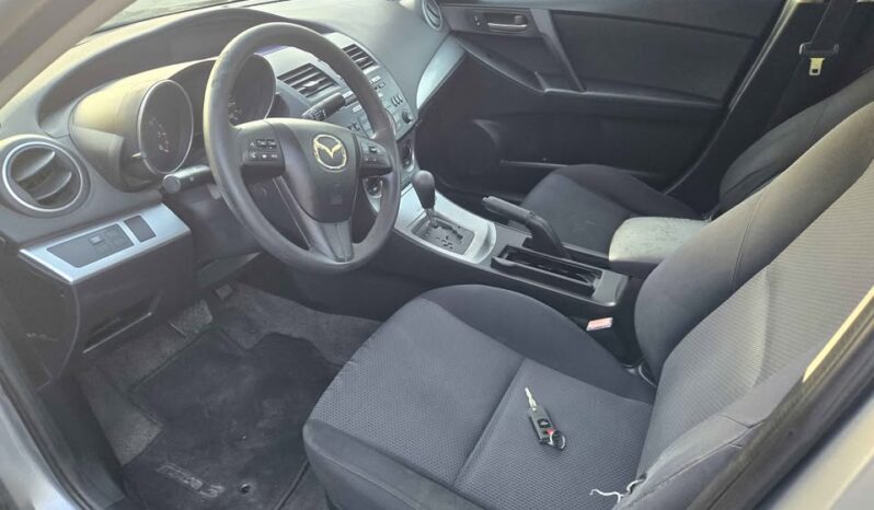 
								2011 Mazda3 full									