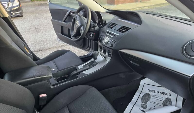 
								2011 Mazda3 full									