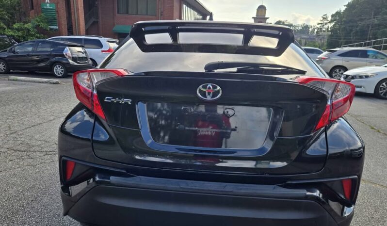 
								2018 Toyota C-HR XLE full									