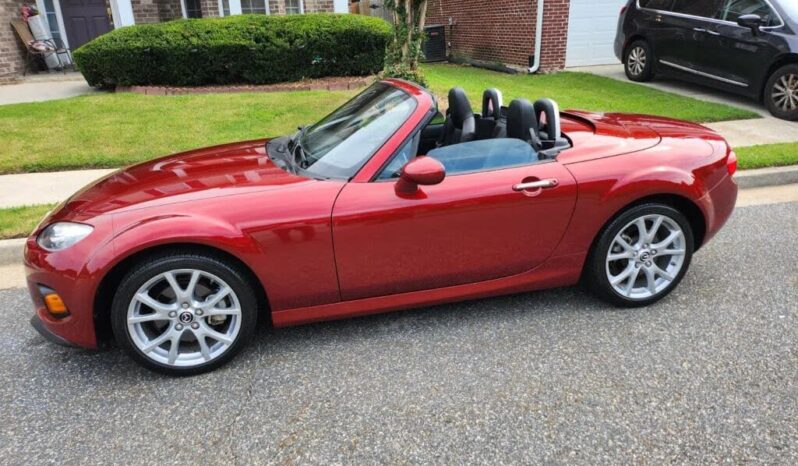 
								2015 Mazda MX-5 Miata Grand Touring Convertible full									