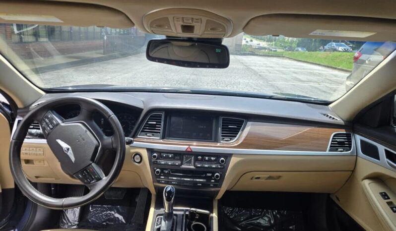 
								2015 Hyundai Genesis full									