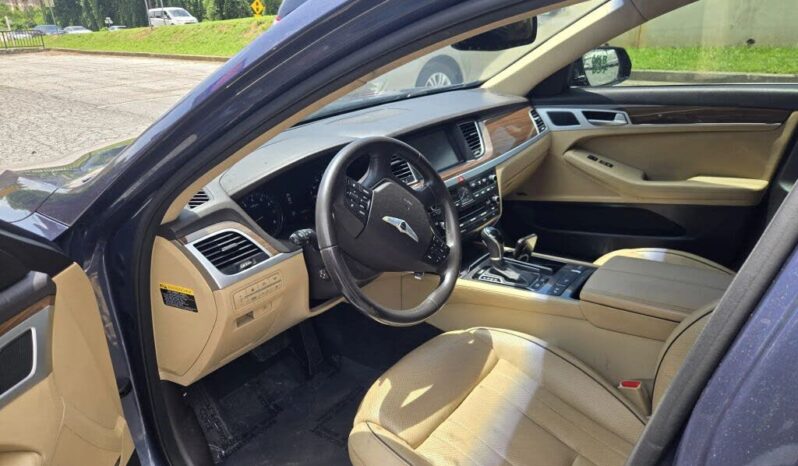
								2015 Hyundai Genesis full									