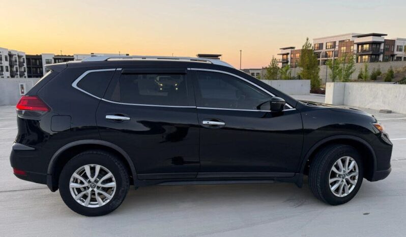 
								2017 Nissan Rogue SV full									