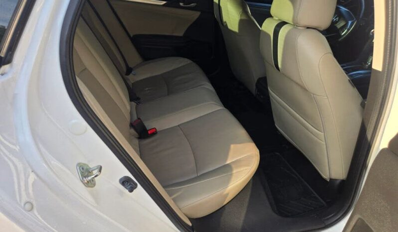 
								2017 Honda Civic full									