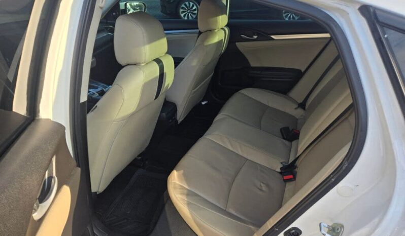 
								2017 Honda Civic full									