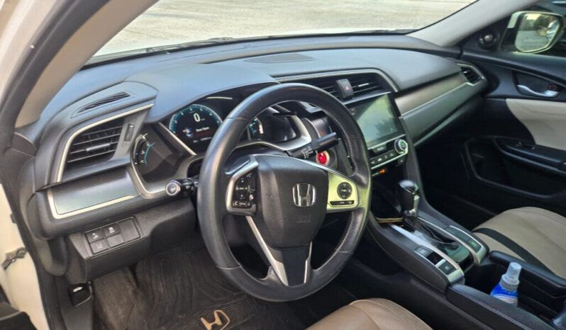 
								2017 Honda Civic full									