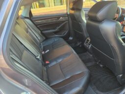 
										2018 Honda Accord Touring full									