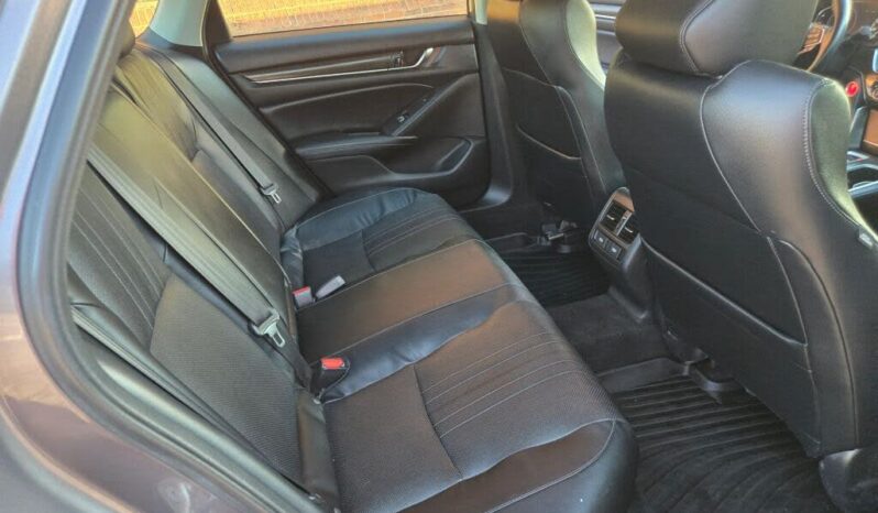 
								2018 Honda Accord Touring full									