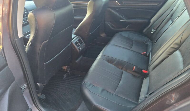
								2018 Honda Accord Touring full									