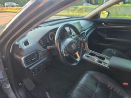
										2018 Honda Accord Touring full									