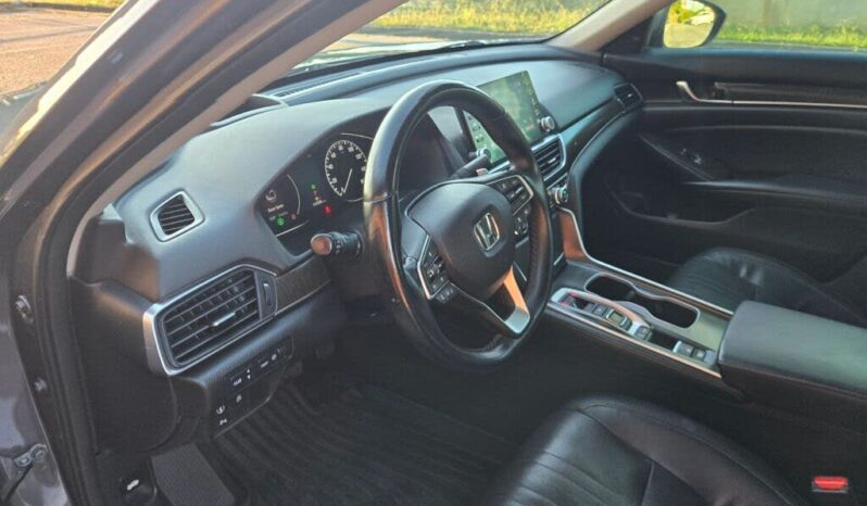 
								2018 Honda Accord Touring full									