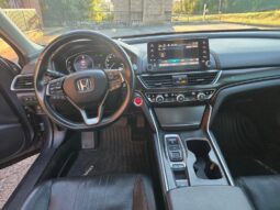 
										2018 Honda Accord Touring full									
