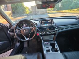 
										2018 Honda Accord Touring full									