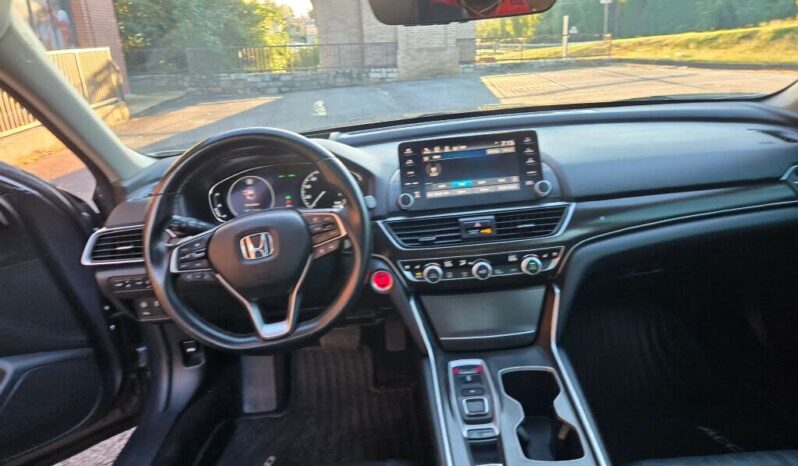 
								2018 Honda Accord Touring full									