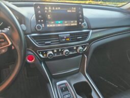 
										2018 Honda Accord Touring full									