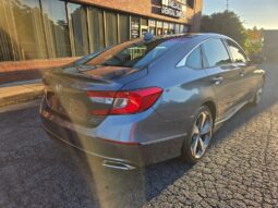 
										2018 Honda Accord Touring full									