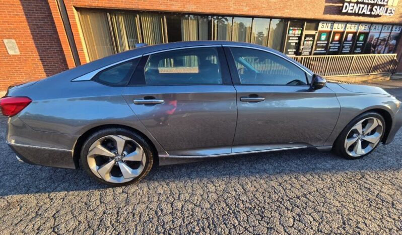 
								2018 Honda Accord Touring full									