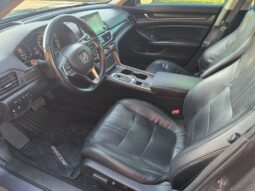 
										2018 Honda Accord Touring full									