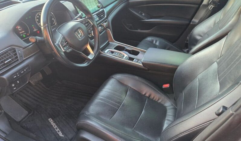 
								2018 Honda Accord Touring full									